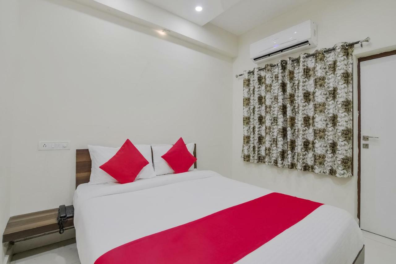 Neema Residency Hotel Anantapur Exterior foto
